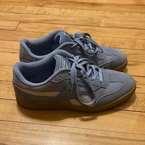 Reebok Men's Blue and Tan Sneakers